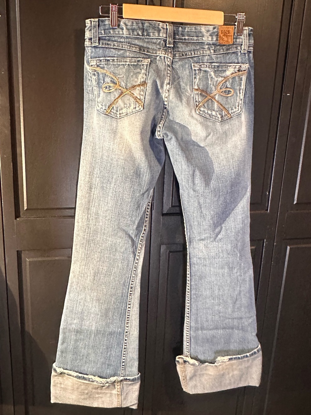 BKE Light Blue Bootcut Jeans with Embroidered Back Pockets sz 28
